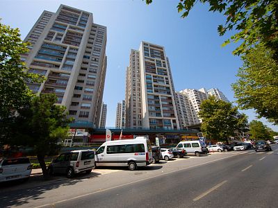 Savremeni stambeni kompleks u Istanbulu - oblast Bejlikduzu
